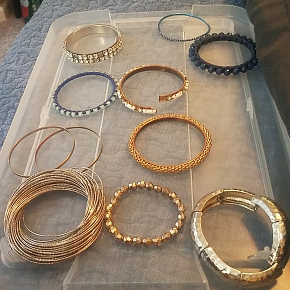 25 pieces of damaged jewelry. - Picture 3 of 8